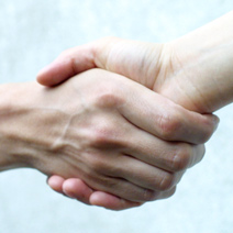 Jak ważny jest uścisk dłoni?